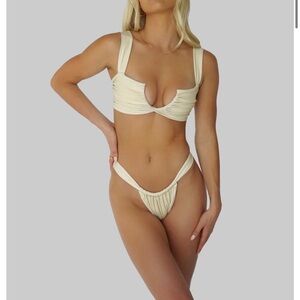 Divino Seas Top - Ana de Bretaña / Light Yellow - Large